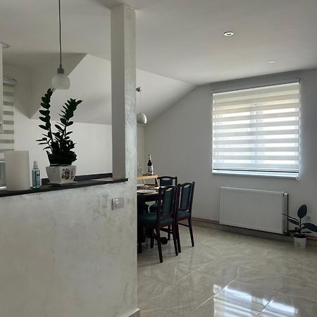 Apartman Diamond Lux Surčin Exteriér fotografie
