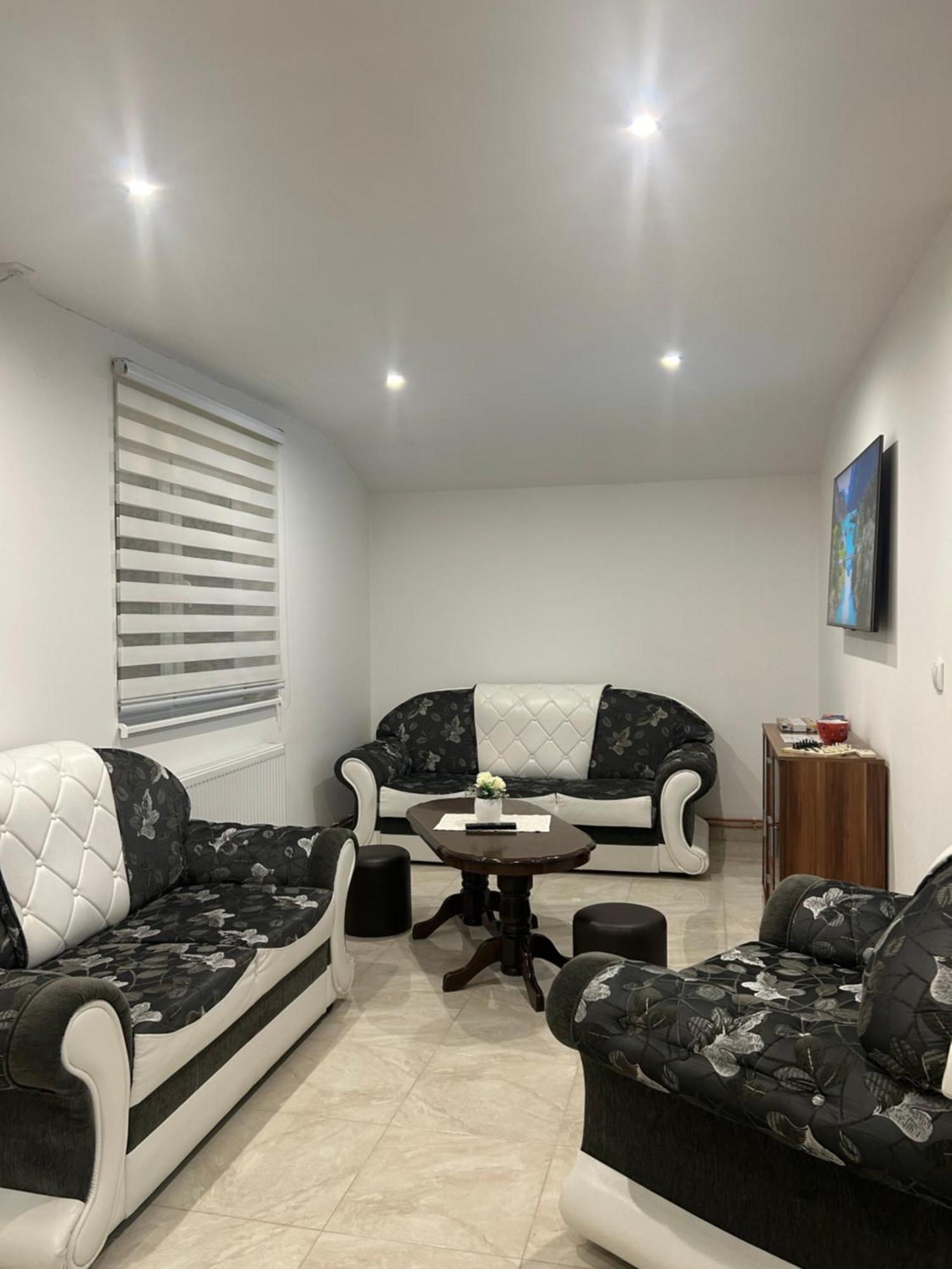 Apartman Diamond Lux Surčin Exteriér fotografie