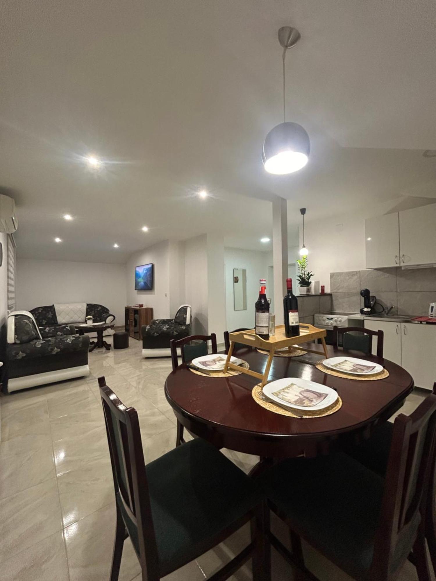 Apartman Diamond Lux Surčin Exteriér fotografie
