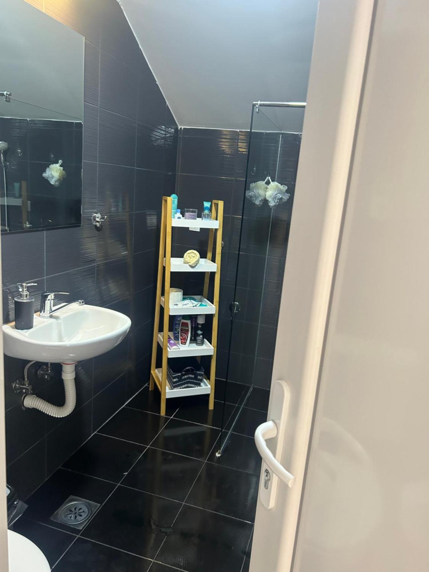 Apartman Diamond Lux Surčin Exteriér fotografie
